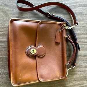 Authentic Vintage Coach Willis Bag F6L-9927 British Tan Leather